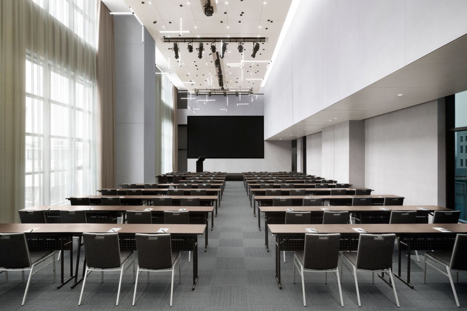 RYSE Hotel meeting room